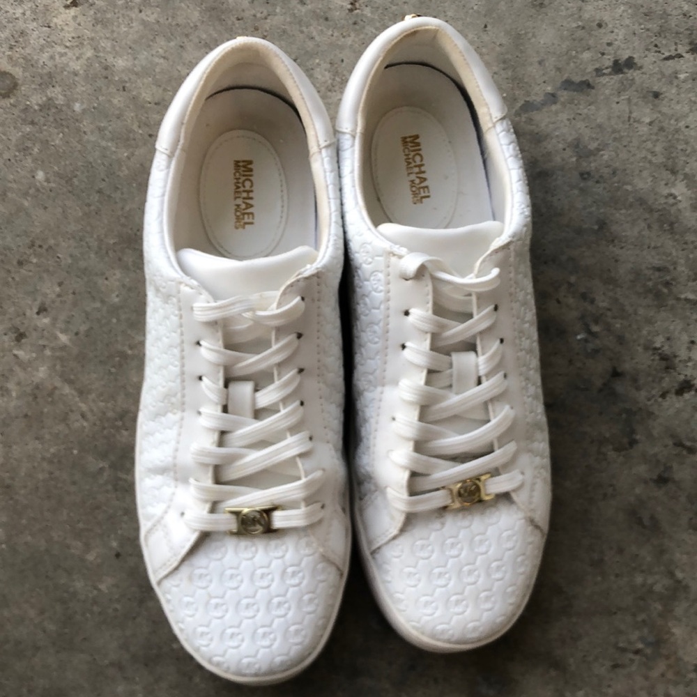 Michael Kors white tennis shoes Size 9m🌸